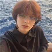 Studentessa offre ripetizioni di inglese